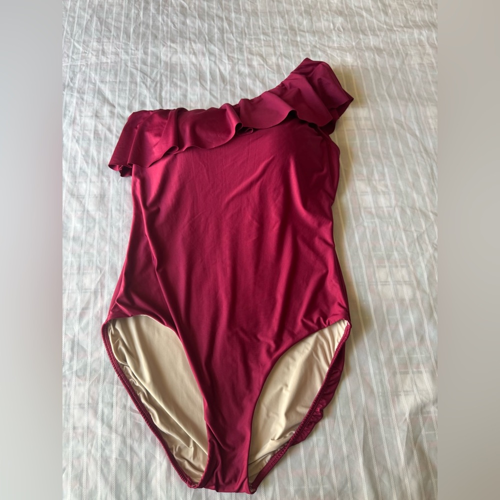 hermoza One piece swing pink color